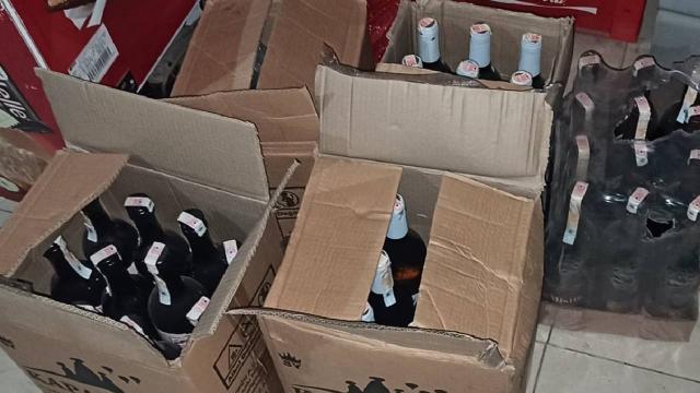 Adanada 2 bin 376 litre sahte içki ele geçirildi