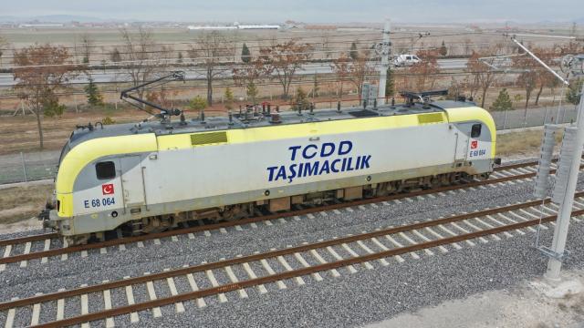Karamanda Yüksek Hızlı Trene yoğun ilgi