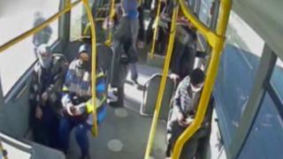 Maskesiz yolcu otobüsten zorla indirildi