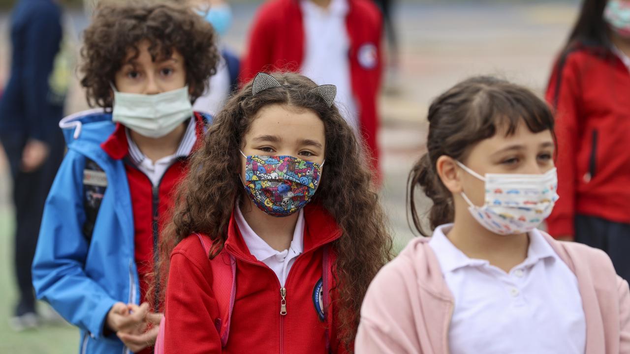 "Okullar ilk açılması gereken, son kapatılması gereken yerlerdir"