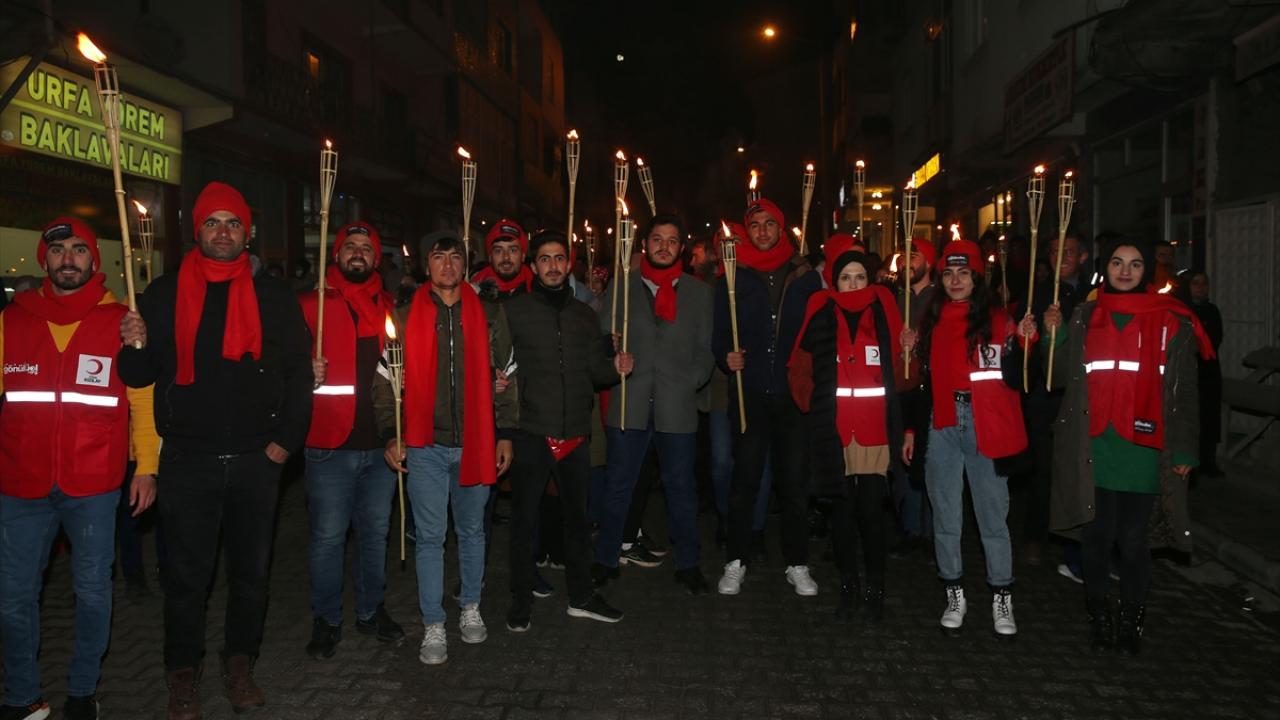 "Ahde vefanın gereği kalemizi aydınlatıyoruz"