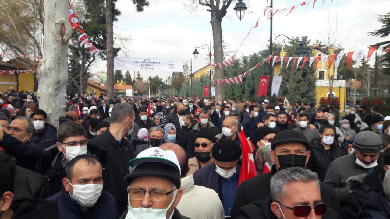 Cumhurbaşkanı Erdoğan, Osmanlı`nın son ve Cumhuriyet`in ilk döneminde başlatılan demir yolu seferberliğinin bilinçli bir şekilde kesintiye uğratıldığını söyleyerek,