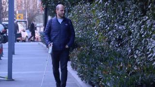 Görme engelli Kürşat Ceylan dünyanın ilk akıllı bastonunu üretti