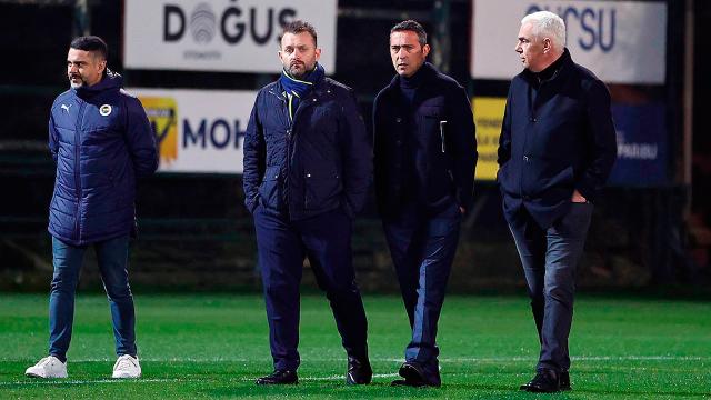 Fenerbahçede teknik direktör belirsizliği sürüyor