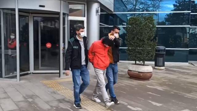 Canlı yayında uyuşturucu içen iki kişi tutuklandı