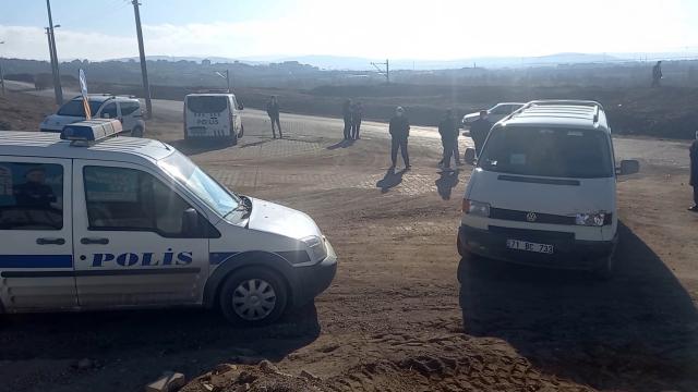 Kırıkkalede minibüs ile otomobil çarpıştı: 3 yaralı
