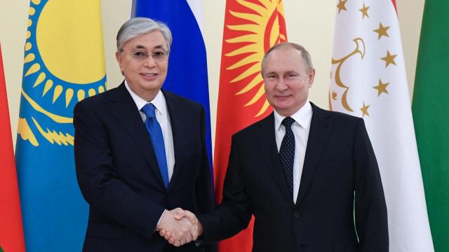 Putin ve Tokayev Kazakistandaki durumu görüştü