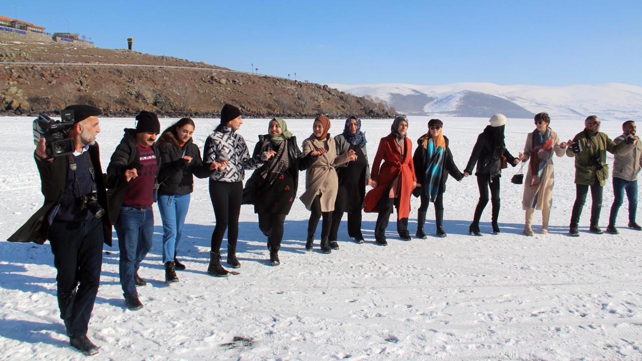 "Amaç, Çıldır Gölü`nü tanıtmak"