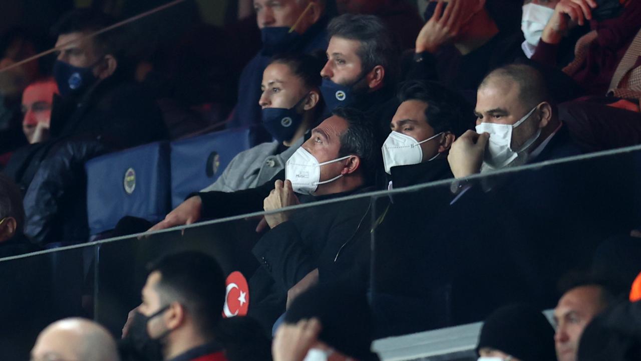 Ali Koç aleyhine tezahüratlar yapıldı