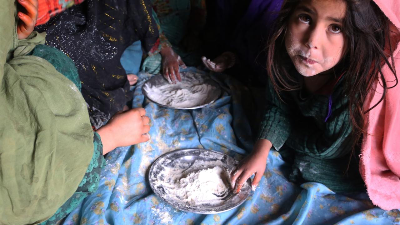 Afganistan ekonomisi tarihi çöküş yaşıyor