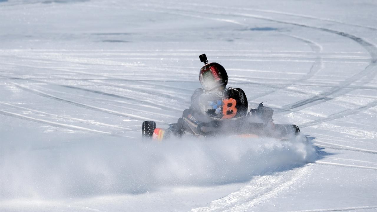 Müşterilerine kış koşullarında güvenli sürüşü de öğretecekler