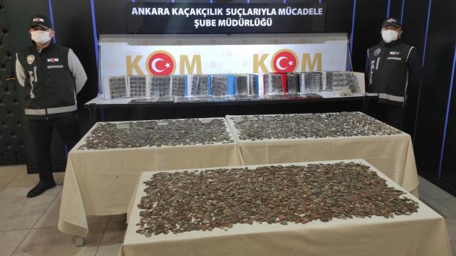 Ankarada tarihi eser operasyonu: Binlerce sikke ve takı ele geçirildi