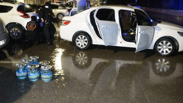 Otomobiline yerleştirdiği piknik tüpleriyle intihara kalkıştı