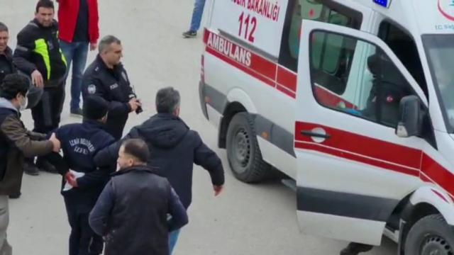 Bursada köpek nedeniyle çıkan kavgada 1 kişi bıçakla yaralandı