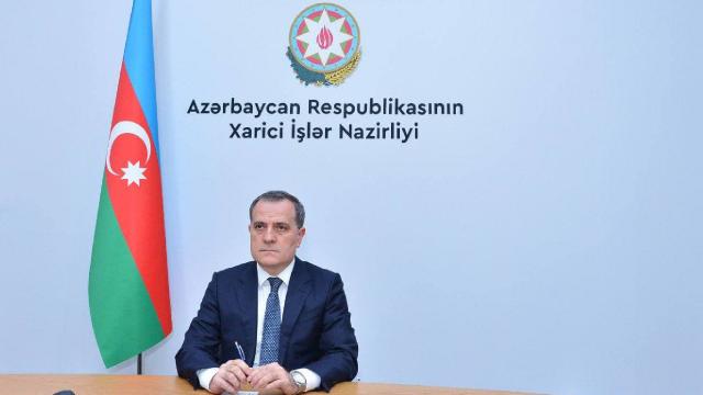 Azerbaycan Dışişleri Bakanı: Kazak kardeşlerimizin yanında olmak ortak sorumluluğumuz