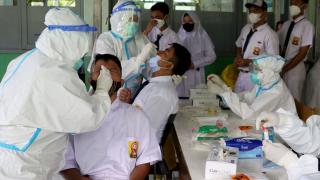 Endonezya'da PCR testleri yüzlerce Omicron vakasını tespit etti