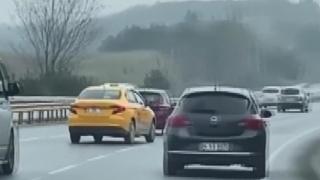 Taksici 'makaslarla' trafiği tehlikeye attı
