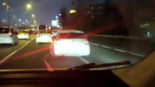 Trafikte makas atan sürücüler kamerada