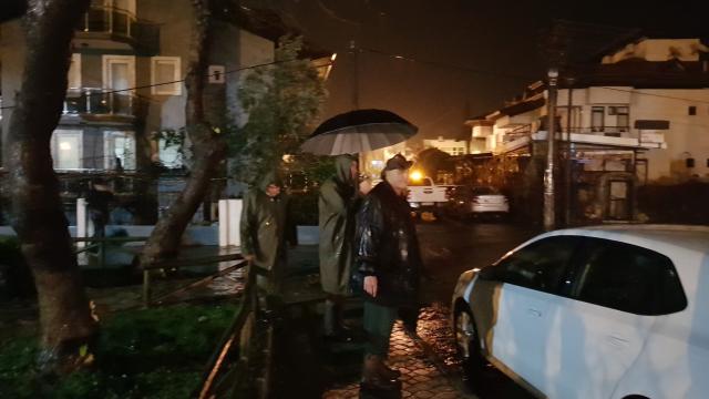 Marmaris Belediyesi, sağanak yağışlar sonrası gece gündüz çalışıyor