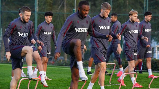 Trabzonspor yeni hücum hattı ile sahaya çıkacak