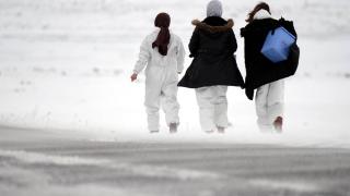 Sağlık ekipleri dondurucu soğuğa rağmen aşı mesaisinde