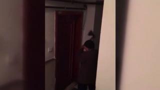 Kiracısının evine baltayla saldıran ev sahibi göz altına alındı