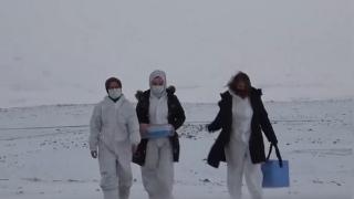 Bakan Koca köye aşı götüren sağlıkçıların videosunu paylaştı