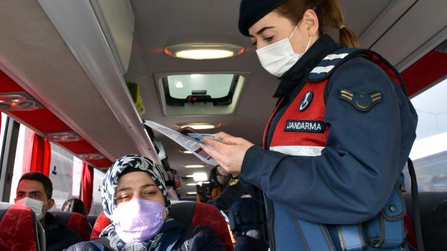Kırıkkalede yolculuk yapan kadınlara `KADES` anlatıldı