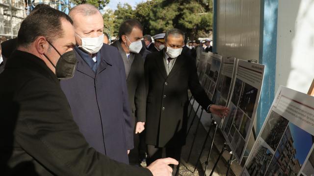 Cumhurbaşkanı Erdoğan restorasyonu süren Divanhane binasını inceledi