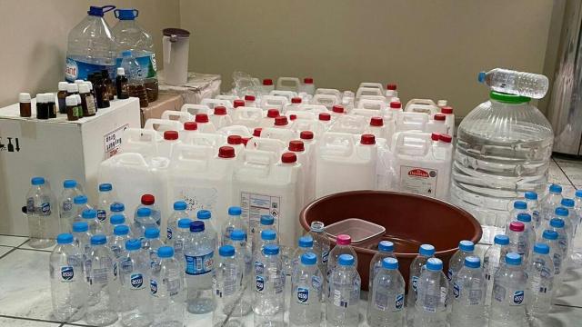 Nallıhanda kaçak içki operasyonu düzenledi