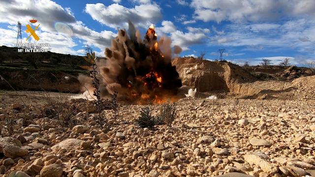 İspanyada yaşlı adamın hatırladığı bomba 80 yıl sonra imha edildi