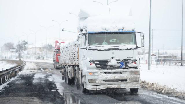 Gaziantep Valisi: 24 saat içinde 50 santimetre kar yağdı