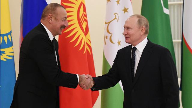 Putin ile Aliyev Rusya-Ukrayna arasındaki gerginliği görüştü