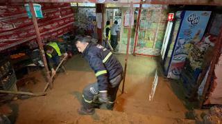 Başakşehir'de İSKİ'ye ait su deposu taştı