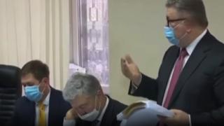 Ukrayna’nın eski Devlet Başkanı duruşmada uyuyakaldı