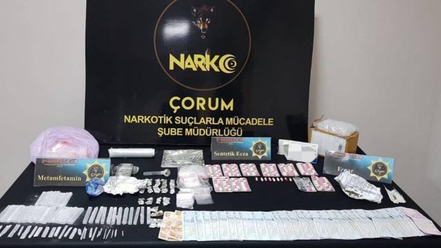 Çorumda zehir tacirlerine operasyon: 12 gözaltı