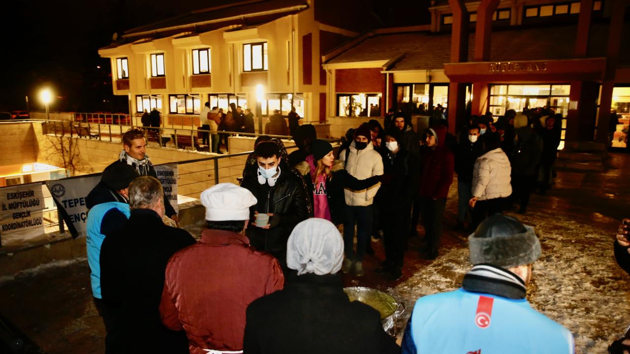 Eskişehir İl Müftülüğünden üniversite öğrencilerine çorba ikramı