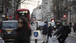 İngiltere'de koronavirüs: Kısıtlamalar gelecek hafta kaldırılıyor