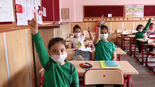 Yarıyıl tatili sona eriyor: İlk ders zili yarın çalacak