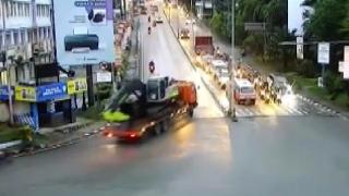 Freni boşalan tır faciaya neden oldu: 5 ölü, 22 yaralı