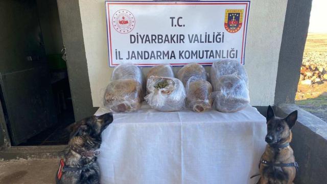 Diyarbakırda yolcu otobüsünde 28 kilo esrar ele geçirildi
