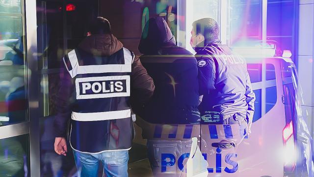Zehir tacirlerine gündüz operasyonu