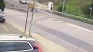 Ataşehir’de freni boşalan araç takla attı