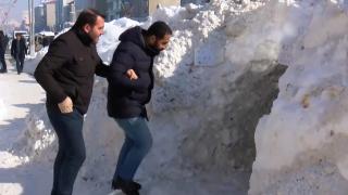 Muş'ta kardan kahvehane ilgi odağı oldu