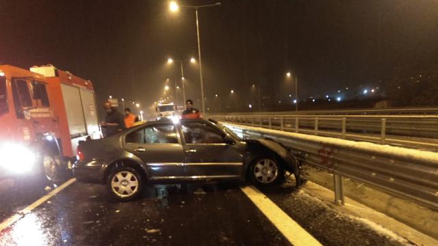 Sakaryada kar küreme aracına çarpan otomobilin sürücüsü öldü