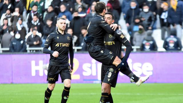 Konyaspor tek golle zirve takibini sürdürdü