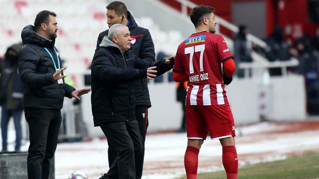 Sivasspor Teknik Direktörü Çalımbay: Maçın galibi olmamız gerekiyordu