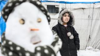 İdlib'deki dram: Üşüyen çocukların ağlamaları gecenin sessizliğini bozuyor