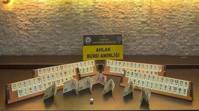 Kumar oynarken suçüstü yakalandılar