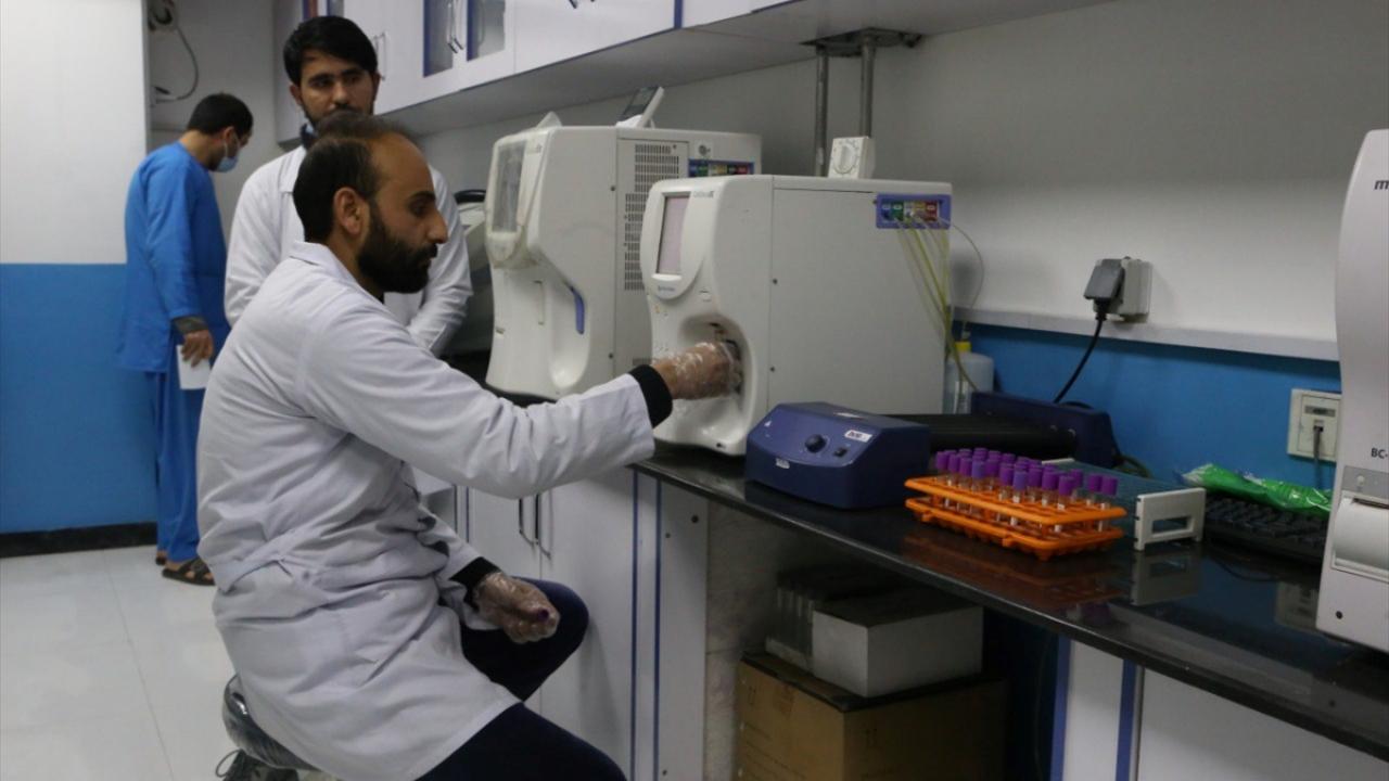 "37 COVID-19 hastanesi kapatıldı"